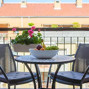 toscani-garden-budapest.inbudapesthotels.com/